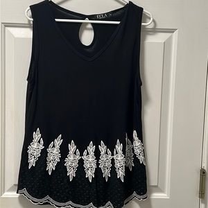 ECLA Women’s V Neck Top Size XL